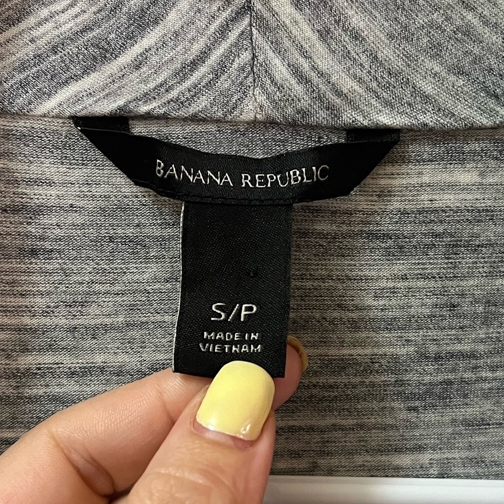 ⚫️ BOGO Banana Republic Gray Sleeveless Open Front Drape Shirt Size Small - Picture 2 of 7